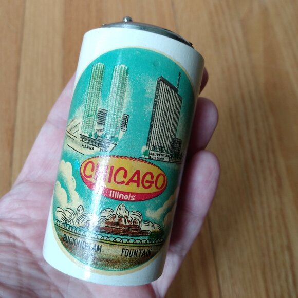 Vintage Salt and Pepper Shakers Chicago Illinois Souvenir Wood S&P Retro Kitchen - Picture 8 of 10